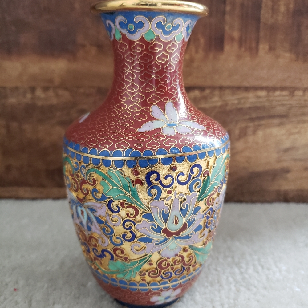 Elegant Cloisonné Vase with Gold Accents
